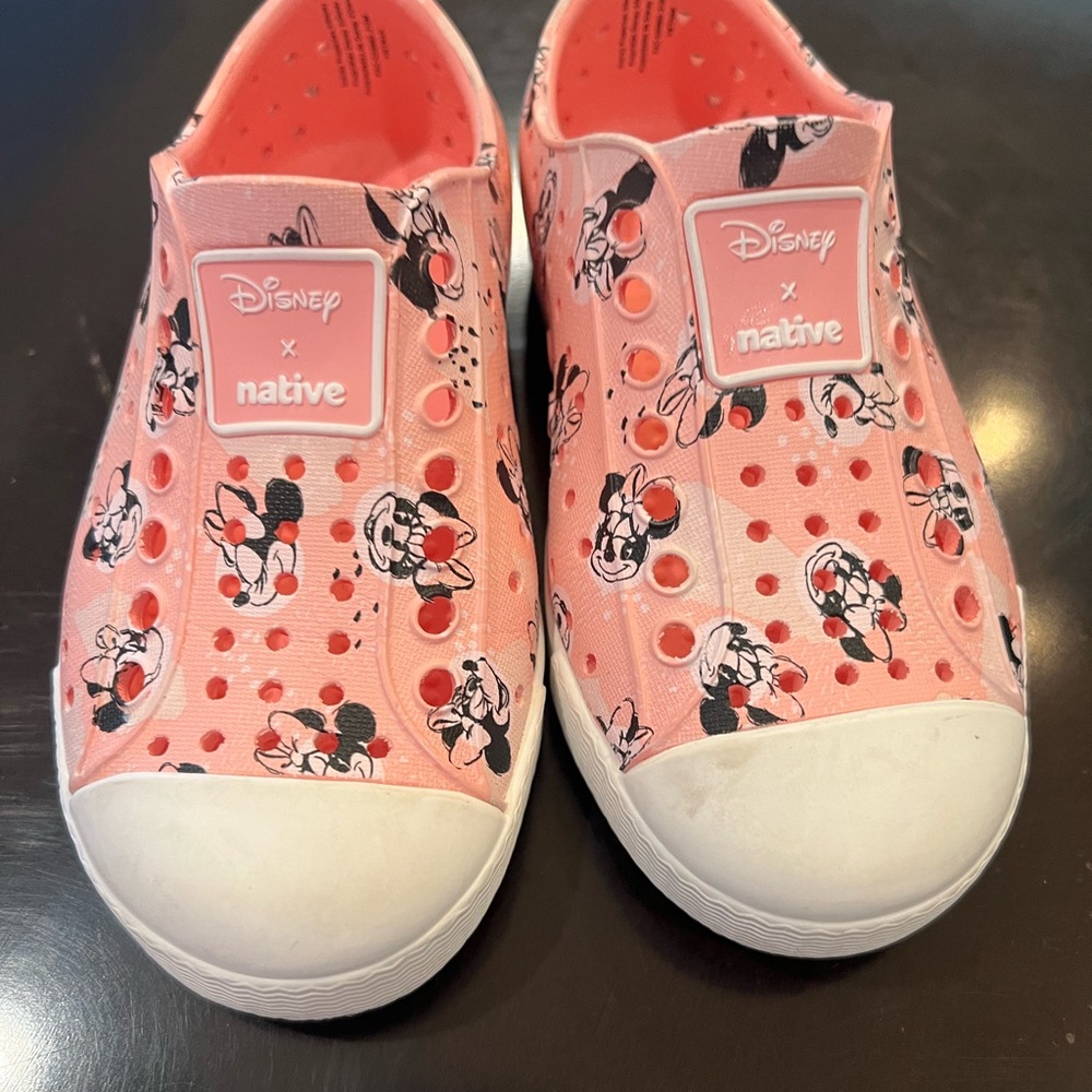 Pink Minnie Native Shoes GUC (could use a washing) size 8